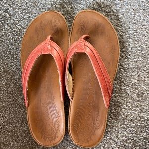 OluKai Haiku Elua Flip Flops